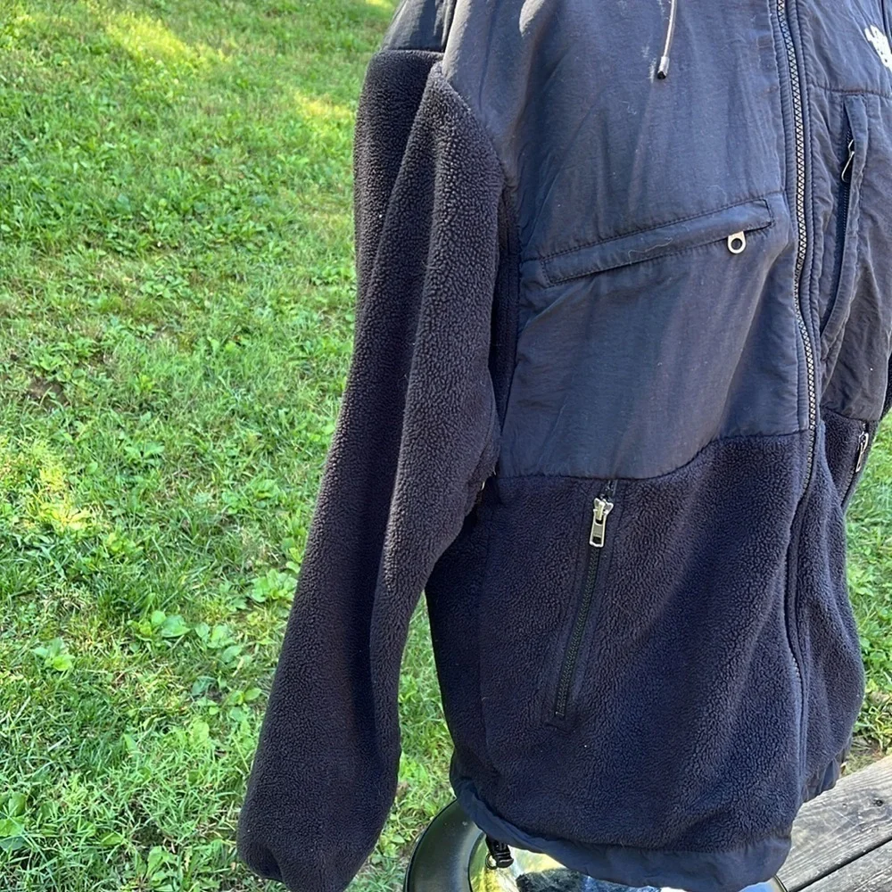 The North Face Men’s Jacket, Size Small, Color is Black, Polartec